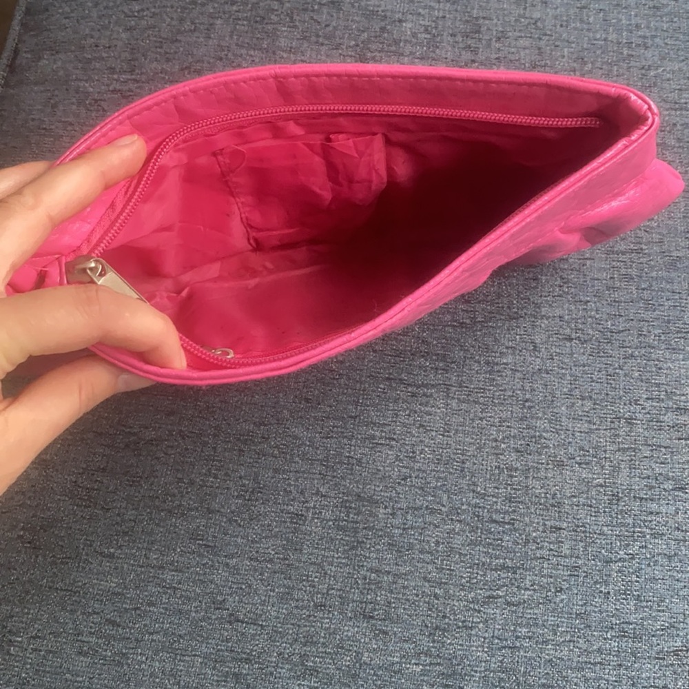 Pink purse - Picture 2 of 3